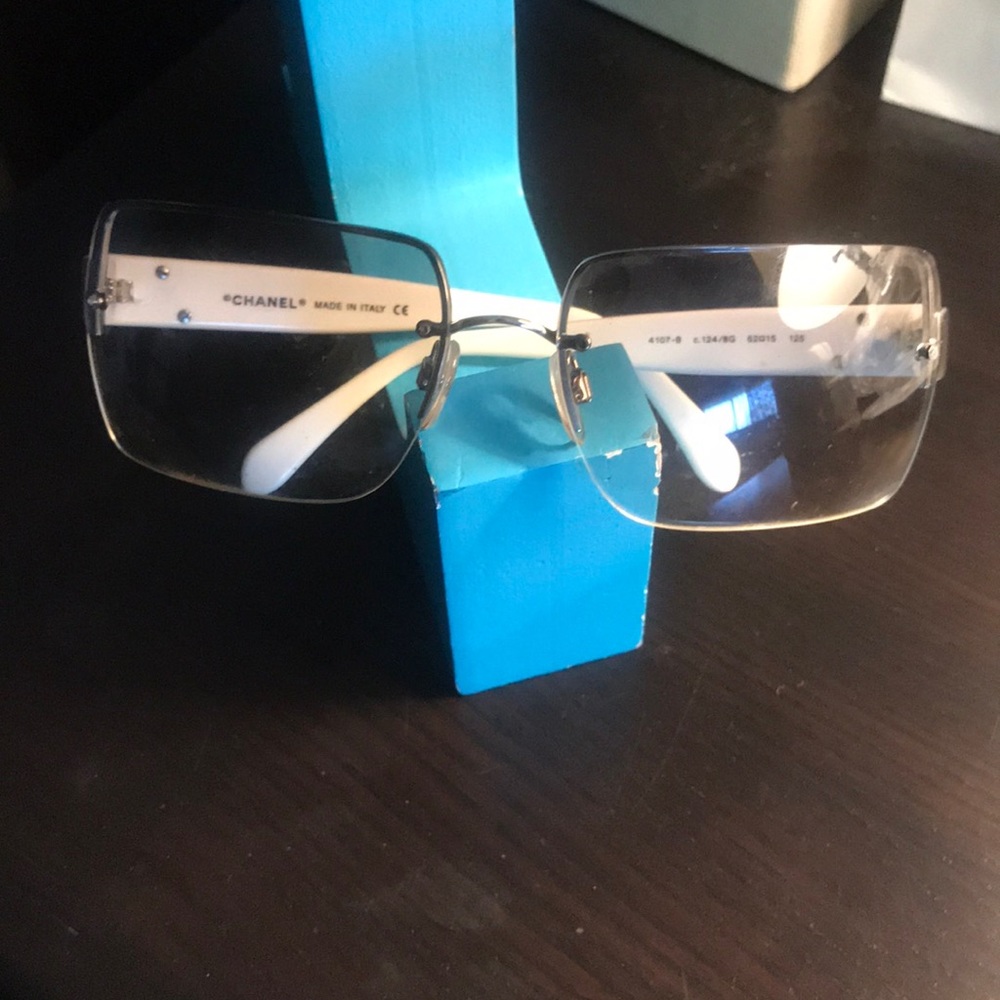 💄Authentic Chanel sunglasses /from another Posher